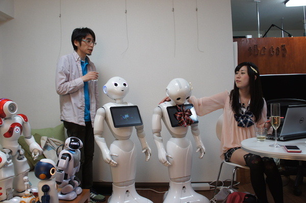 ロボット同士で盛り上がる？ロボットパーティーが開催されました！