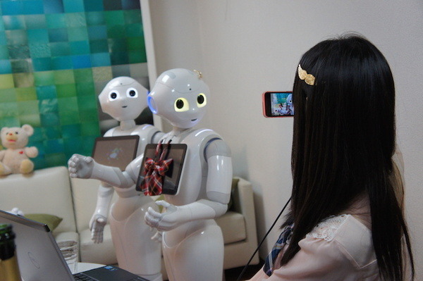 ロボット同士で盛り上がる？ロボットパーティーが開催されました！