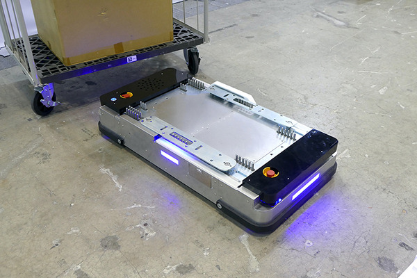 現金決済端末搭載の猫ロボや店内搬送ロボ、防水対応の移乗介護ロボやChatGPT搭載Pepper　最新小売＆介護ロボ事情