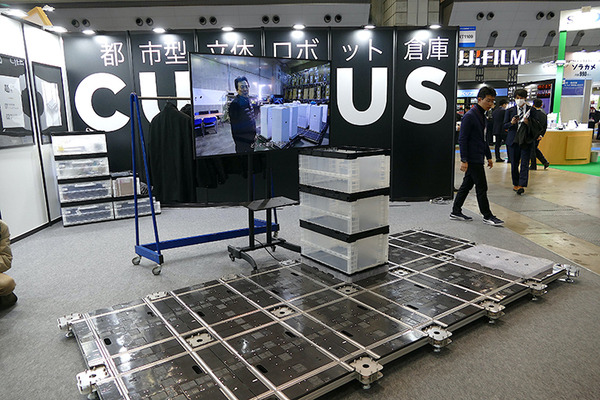 現金決済端末搭載の猫ロボや店内搬送ロボ、防水対応の移乗介護ロボやChatGPT搭載Pepper　最新小売＆介護ロボ事情