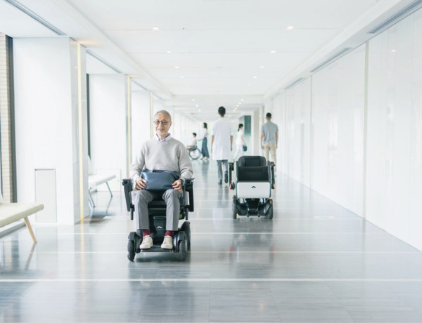 公立病院の導入は初　自動運転モビリティ「ウィル」を横浜市立市民病院が導入　患者の移動負担を軽減