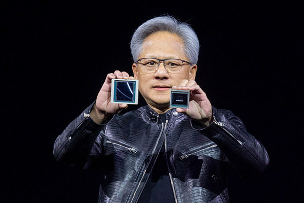 NVIDIA 大規模言語モデルと生成AIにも特化した「Blackwell プラットフォーム」とは　性能向上は最大30倍、コスト/エネルギー消費は最大1/25に