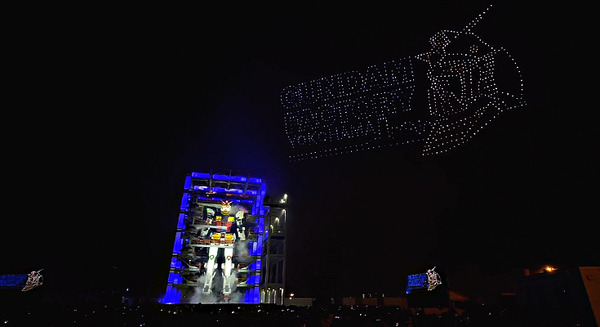 横浜の動くガンダム、アムロのセリフでお別れを告げる　最後の起動実験を花火とドローンショーで飾った「GFYグランドフィナーレ」