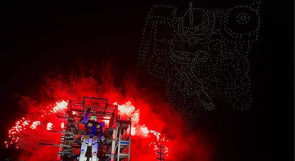 横浜の動くガンダム、アムロのセリフでお別れを告げる　最後の起動実験を花火とドローンショーで飾った「GFYグランドフィナーレ」