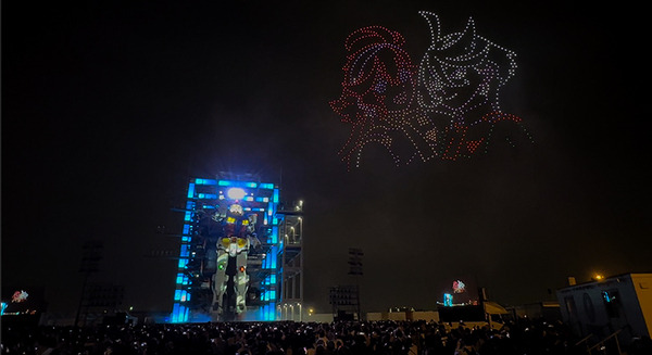 横浜の動くガンダム、アムロのセリフでお別れを告げる　最後の起動実験を花火とドローンショーで飾った「GFYグランドフィナーレ」