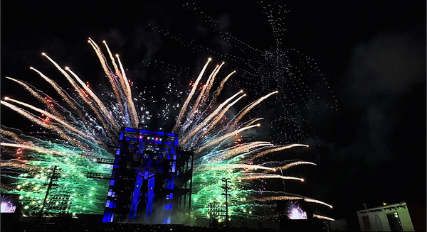 横浜の動くガンダム、アムロのセリフでお別れを告げる　最後の起動実験を花火とドローンショーで飾った「GFYグランドフィナーレ」