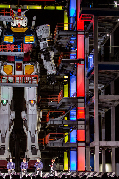 横浜の動くガンダム、アムロのセリフでお別れを告げる　最後の起動実験を花火とドローンショーで飾った「GFYグランドフィナーレ」