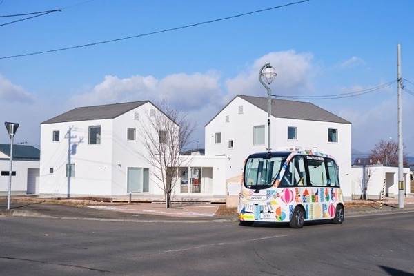 自動運転バス時代の車掌はAIアバターが担当？AI音声対話アバター「AI車掌」導入、2024年度中にレベル4を実現へ　北海道上士幌町