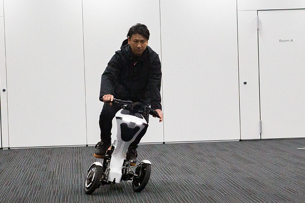 運転席と駆動ベースユニットが分離・合体！次世代3輪モビリティ「Raptor」発表　千葉工大fuRoとRDSの技術を融合
