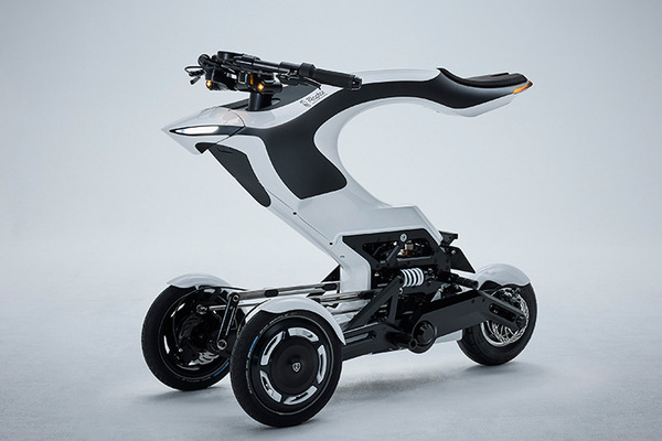 運転席と駆動ベースユニットが分離・合体！次世代3輪モビリティ「Raptor」発表　千葉工大fuRoとRDSの技術を融合