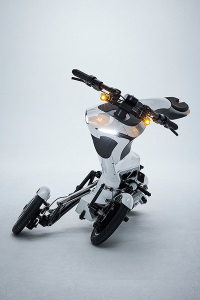 運転席と駆動ベースユニットが分離・合体！次世代3輪モビリティ「Raptor」発表　千葉工大fuRoとRDSの技術を融合