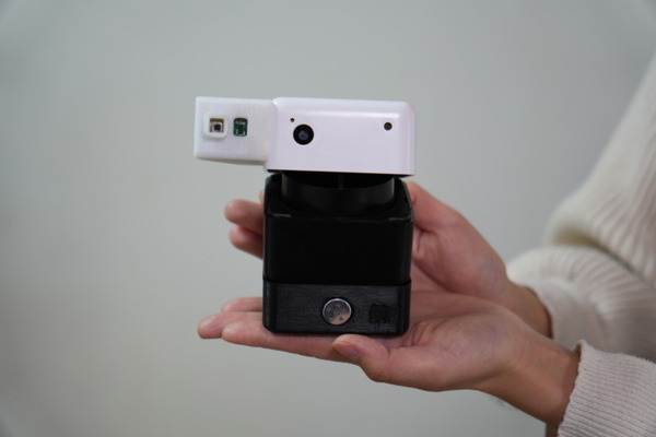 顔の映像から心拍・血圧などをAI解析　日本と台湾スタートアップ3社が提携、PLEN Cubeと画像解析技術の連携で健康管理DXを開発