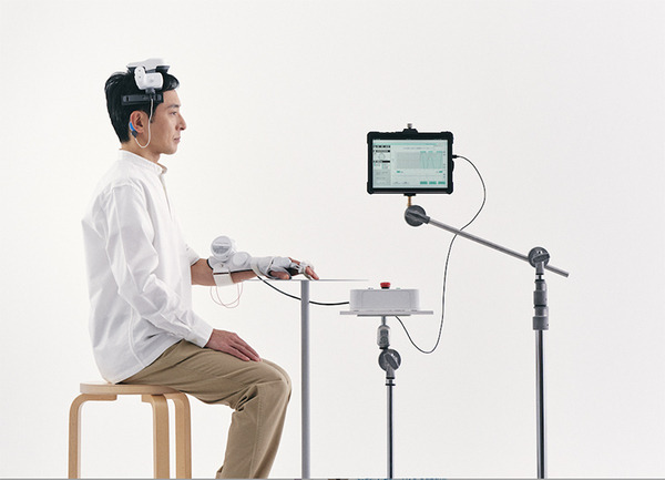 脳の生体信号で手指を動かす「医療用BMI」で医療機器認証を取得　厚労省に保険適用を申請　LIFESCAPES