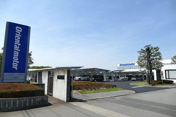 オリエンタルモーターが協働ロボット市場に本格進出　中空ロータリーアクチュエータが「UR+」に認証、外部旋回軸をロボットから直接制御可能