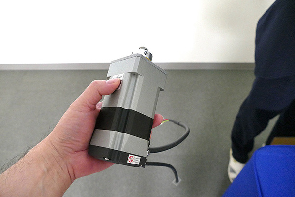 オリエンタルモーターが協働ロボット市場に本格進出　中空ロータリーアクチュエータが「UR+」に認証、外部旋回軸をロボットから直接制御可能