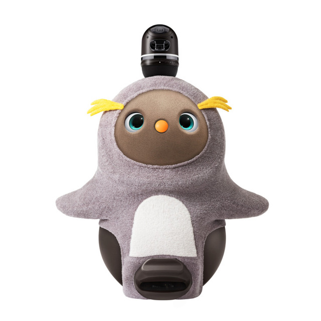 家族型ロボット『LOVOTウェア』アニマルラインに「ペンギン」登場　Tシャツや探検隊セットも発売　水族館貸切イベントも開催