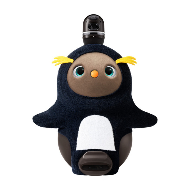 家族型ロボット『LOVOTウェア』アニマルラインに「ペンギン」登場　Tシャツや探検隊セットも発売　水族館貸切イベントも開催