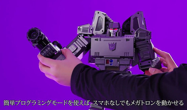 トランスフォーマー作品の破壊大帝「フラッグシップメガトロン」発表　ロボットから戦車に完全自動変形する高性能ロボットトイ