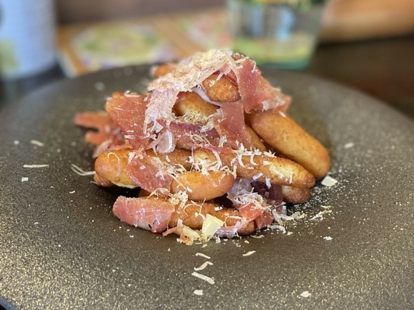 ロボット耕作米「雷粉」で作ったトッポギ風ニョッキ “ニョッポギ” を京都市の「ナガグツ食堂」で提供