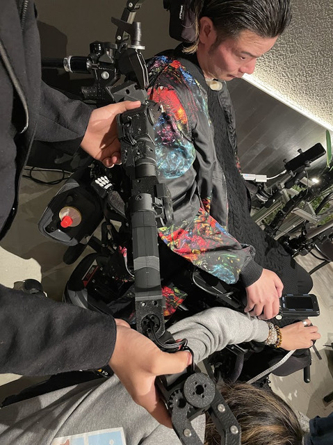 TSIホールディングスと吉藤オリィ氏の共同プロジェクトがスタート　TSIは服型アームロボット「MOVE WEAR」に服を提供