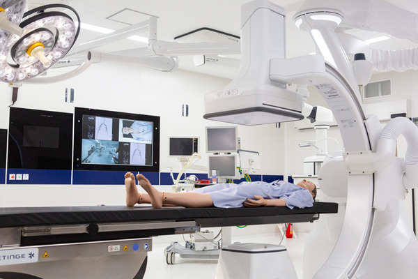 AIやIoT 最新ICTで挑む 医療現場の働き方改革とDX最前線　ゲティンゲがハイブリッド手術室や滅菌再生、病室・手術室運用システム導入事例を公開