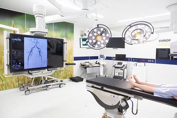 AIやIoT 最新ICTで挑む 医療現場の働き方改革とDX最前線　ゲティンゲがハイブリッド手術室や滅菌再生、病室・手術室運用システム導入事例を公開