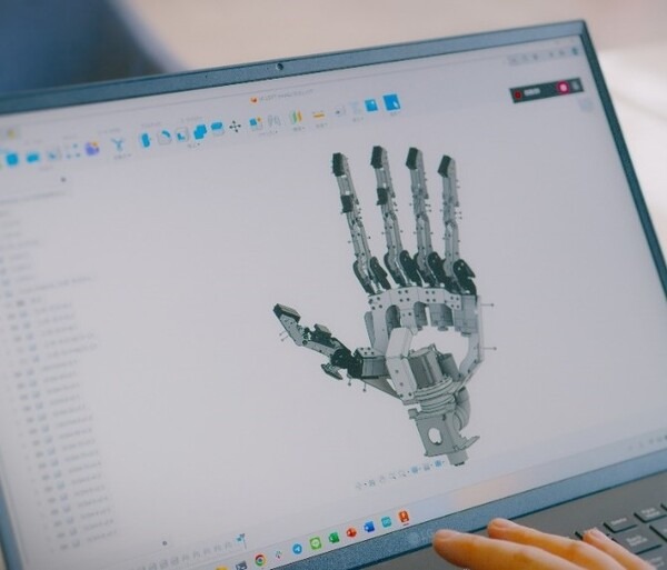 搭乗型ロボット「アーカックス」ミスミの機械部品調達AIプラットフォーム「meviy」を導入　ロボット開発でmeviyの導入が加速
