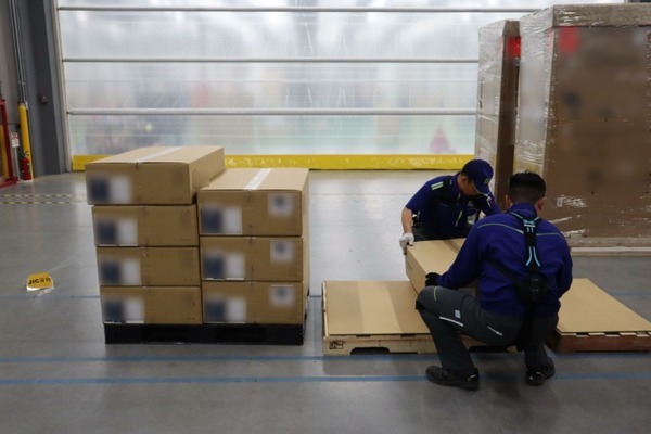 日本通運が物流倉庫に電源不要サポータータイプの「アシストスーツ」を4基導入　荷役作業の身体的負担を軽減へ　イノフィス