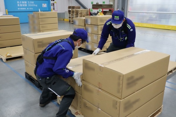 日本通運が物流倉庫に電源不要サポータータイプの「アシストスーツ」を4基導入　荷役作業の身体的負担を軽減へ　イノフィス