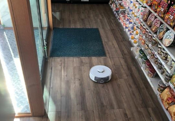 なぜ大阪・関西万博の建設現場にファミリーマートの移動型無人トレーラー店舗が?　ロボット製品やIoT機器をSwitchBotが提供