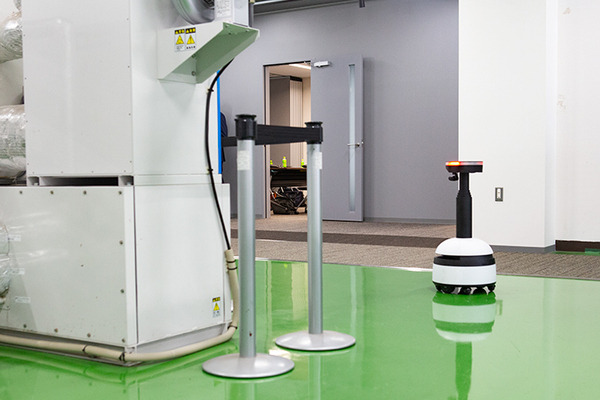 日立とugo 自律走行する業務DXロボットで工場の巡回点検を自動化、今年度中に提供開始　AI解析で全体最適化も　実演デモを公開