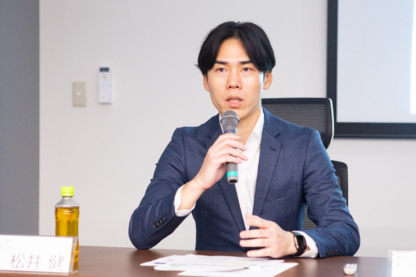 日立とugo 自律走行する業務DXロボットで工場の巡回点検を自動化、今年度中に提供開始　AI解析で全体最適化も　実演デモを公開