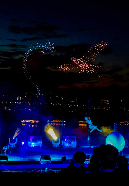摩天楼をバックにお台場の夜空を1000機のドローンと花火が圧巻のスケールで彩る「STAR ISLAND 2024」体験レポート