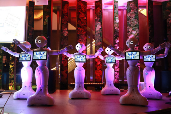 Pepperの10歳を記念して『Pepper10歳おめでとうパーティー』開催　有志が企画し80人超が参加　会場は大盛況