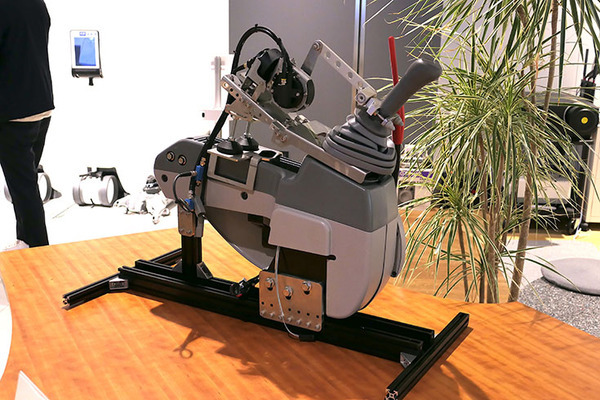 NTT ComとARAV 建機遠隔操縦・自動化ソリューションを提供開始　建設土木以外への適用も視野に