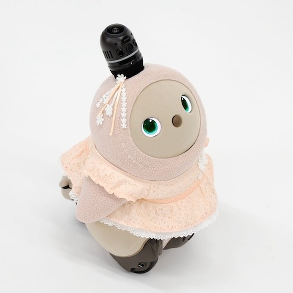 LOVOT専用服に特別な日に着たいフォーマルなドレスやシャツベストなどの「セレモニーウェア」が登場