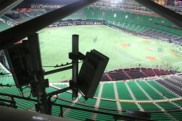 PayPayドーム内の通信基地局をソフトバンクが公開　立入禁止の基地局エリアを見学、ドーム球場の利点と課題 ミリ波の現状を聞く