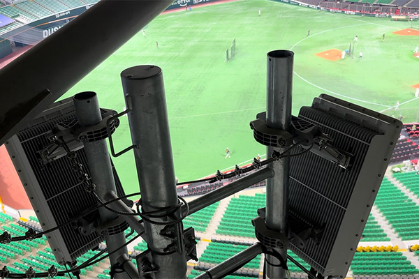 PayPayドーム内の通信基地局をソフトバンクが公開　立入禁止の基地局エリアを見学、ドーム球場の利点と課題 ミリ波の現状を聞く