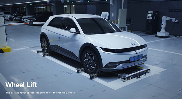 ヒョンデ 自律型駐車ロボットと自動搬送ロボットをオフィスビルに導入　EV自動充電ロボットも今秋導入へ　動画を公開