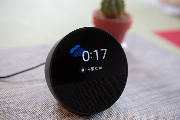 Amazon『Echo Spot（2024年発売）』実機レビュー　新型スマートアラームクロックの音質や初期設定をチェック