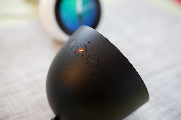Amazon『Echo Spot（2024年発売）』実機レビュー　新型スマートアラームクロックの音質や初期設定をチェック