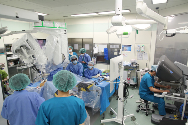上尾中央総合病院「ダビンチSP」シングルポート手術支援ロボット導入から1年、手術の実績を公表　低侵襲手術を多領域で実施