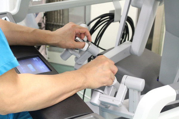 上尾中央総合病院「ダビンチSP」シングルポート手術支援ロボット導入から1年、手術の実績を公表　低侵襲手術を多領域で実施