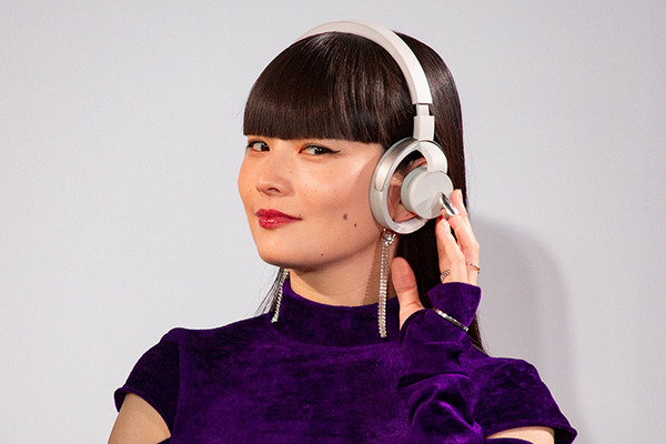 NTT オープンイヤー型なのに音漏れを抑制 音楽を聴きながら会話もできる耳スピ新製品「nwm ONE」 磯村勇斗さんが体験した感想は・・