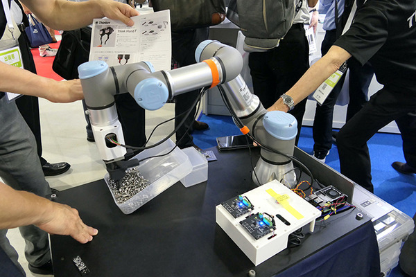 進化する協働ロボット　URが「RTJ2024」でリアルタイム3Dビジョントラッキングや協働型スライダなどを日本初公開