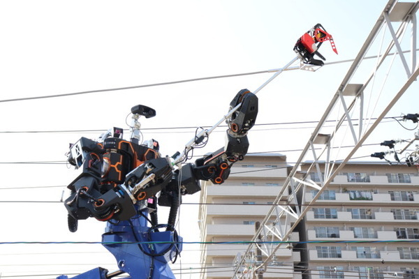 立命館大学発スタートアップの人機一体が「ハイブリッド力制御方式」による人型ロボット成果発表会とデモを8/1に実施