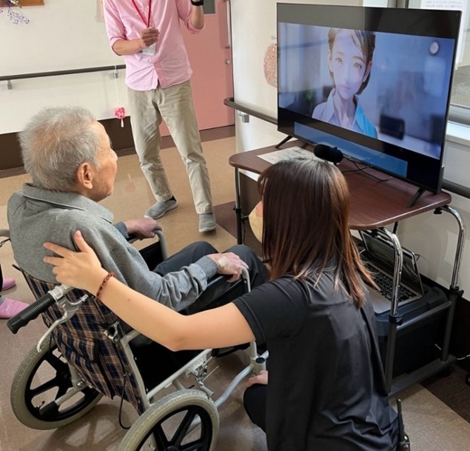 対話型AIキャラクターがシニア向け介護施設の入居者の話し相手に　長野県内7施設で実証実験を開始