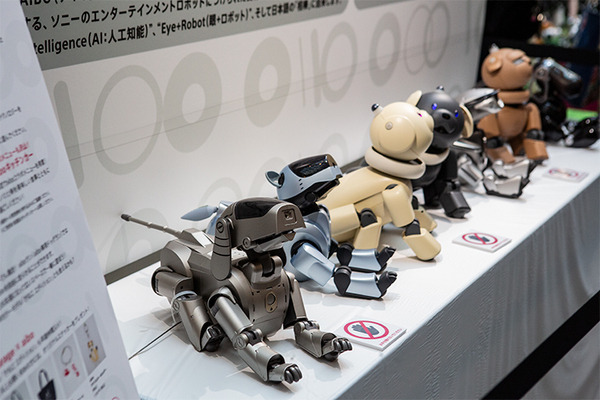 aibo「きなこ」の初お披露目に「動く25周年記念aibo」など見どころ満載！大盛況の「aiboファンミーティング18」写真レポート