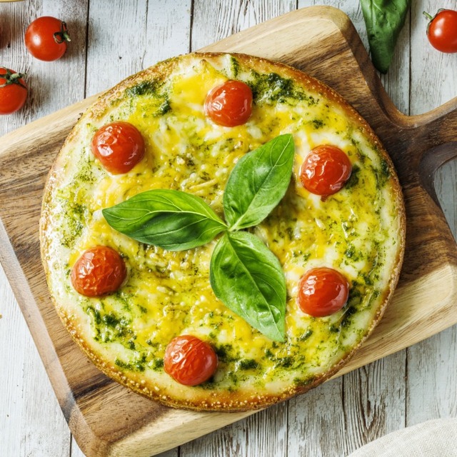 ピザ専門店とロボットメーカーが異色のコラボ　アレルギー対応の「ノンアレルギーピザ」にロボット耕作米の米粉を使用