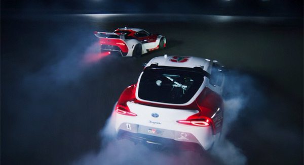 トヨタ 自動運転のスープラが2台でツインドリフトを決める動画を公開　TRIとスタンフォード大学が共同開発
